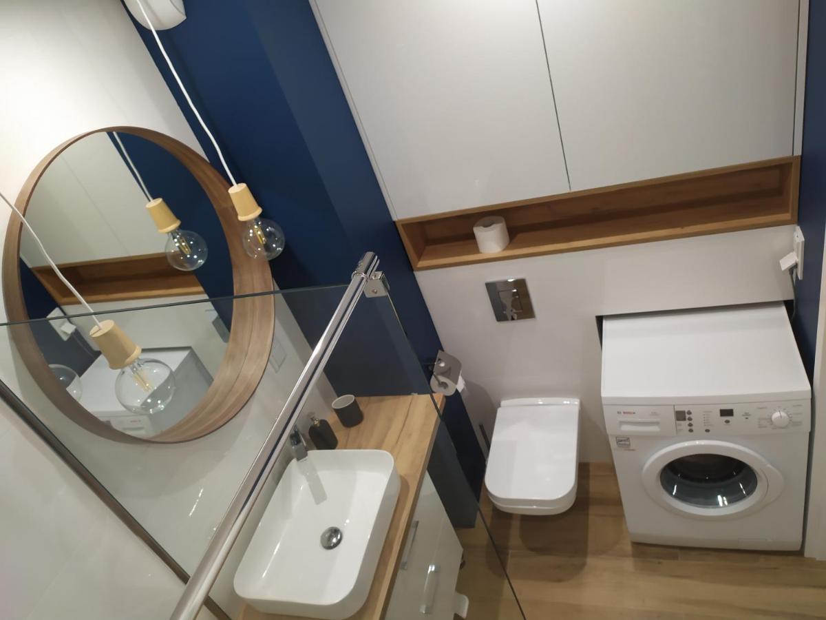 Krakow City Center Navyblue Luxury Apartment ภายนอก รูปภาพ